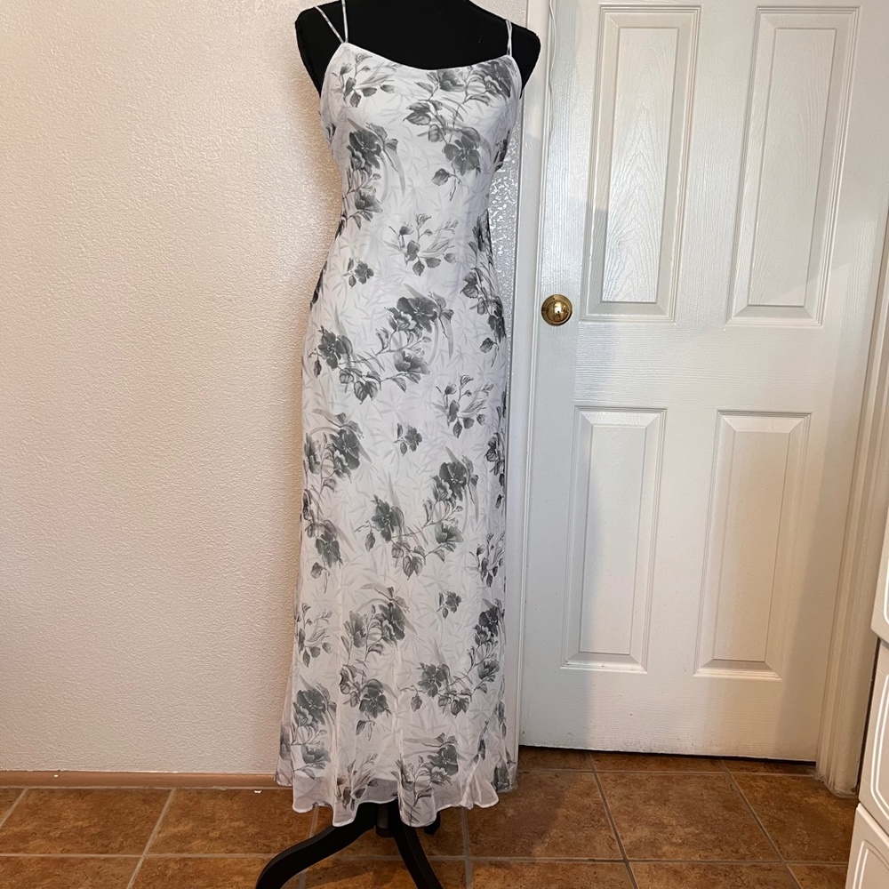 Windsor, y2k, floral, grey, silver, 90s, Small Dress